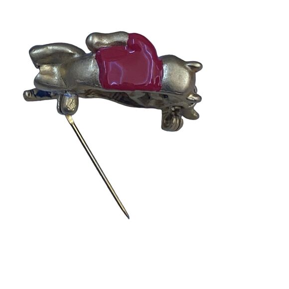 Winnie the Pooh and Tigger Jumping Tummy Disney Parks Pin Brooch Gold Tone 1.5" - Picture 6 of 8